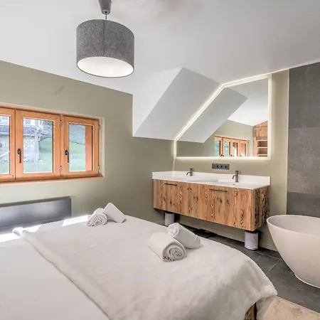 Duplex Veyra - Welkeys Lägenhet Megève
